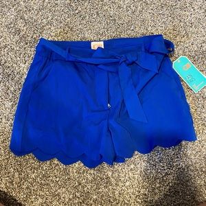 Blue scallop shorts NWT